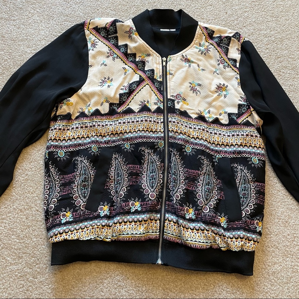 Patterned Jacket - Picture 3 of 11